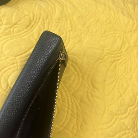 Authentic Prada wallet on adjustable crossbody strap - Picture 8 of 16